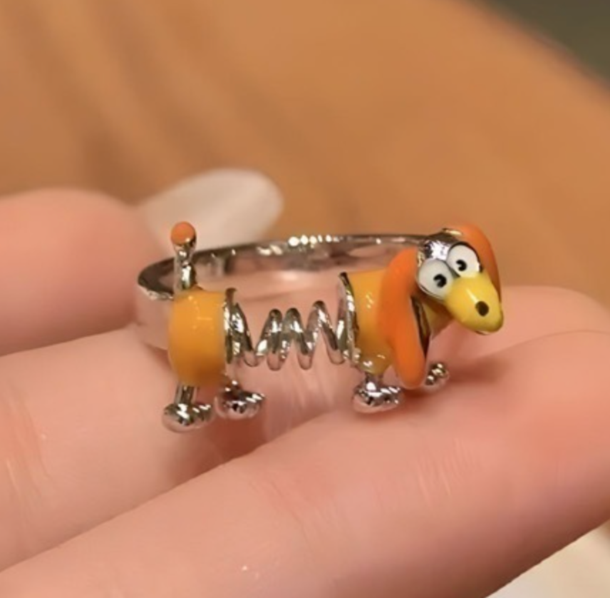 Anillo Dachshund personaje Slinky